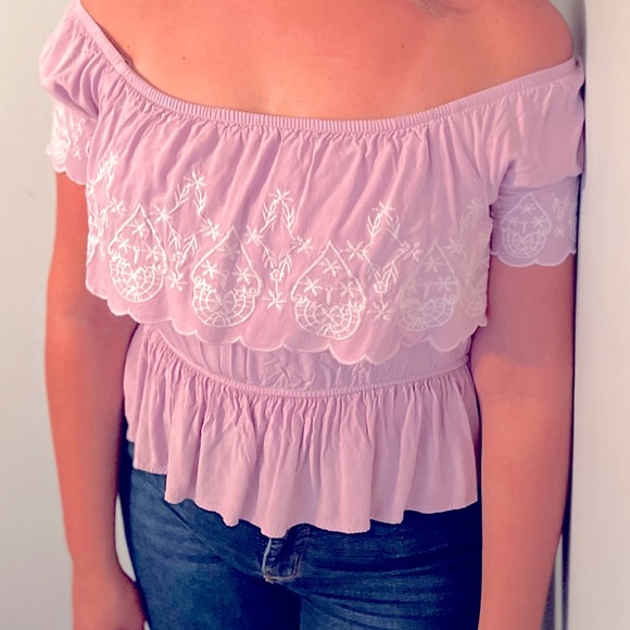 Lavender embroidered Top Medium - Picture 2 of 3